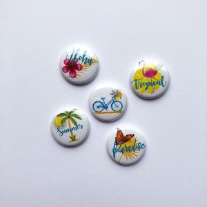 Badges "aloha" vacances, paradis, vacances paradisiaque, button, badge, pins, palmiers, cocotier, papillon, flamand rose  solei